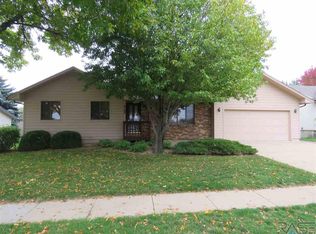 4104 E 3rd St, Sioux Falls, SD 57103