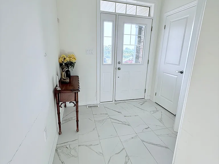 2229 Grainger Loop — Photo 4