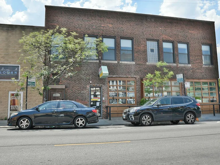 2450 N Milwaukee Ave #2F — Photo 12