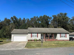 1058 Kenmore Rd, Arab, AL 35016