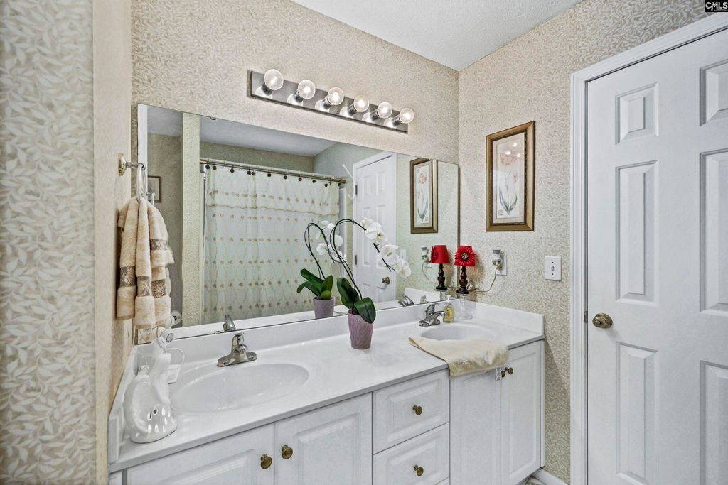 Apartment in Irmo, Richland - More