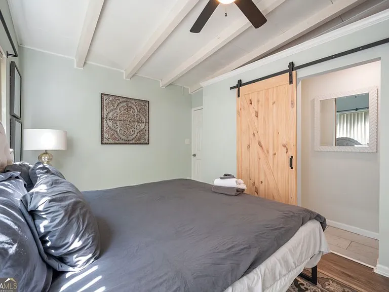 3175 Westwood Dr — Photo 13