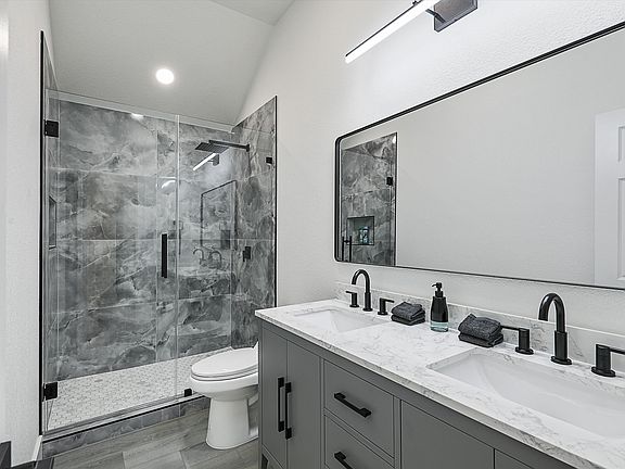 Bathroom 4