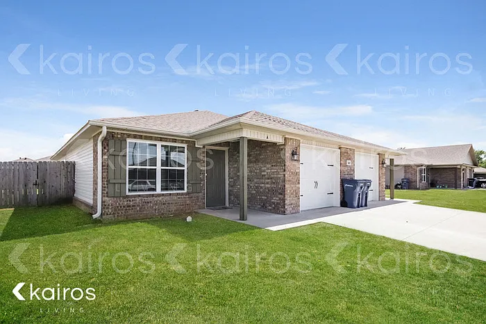 5005 Thomas St #A — Photo 2
