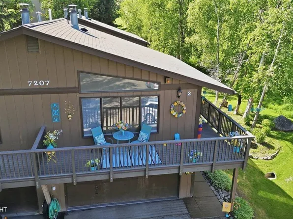 7207 Foxridge Cir #D-4, Anchorage, AK 99518