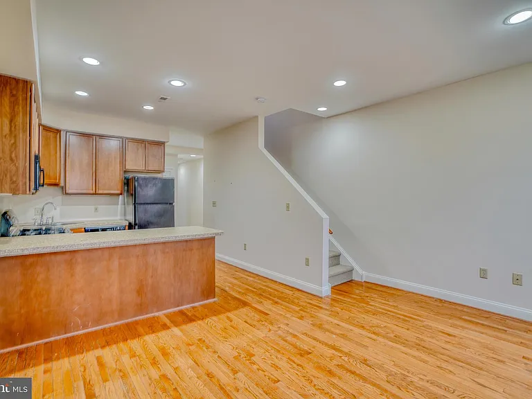 2542 W Girard Ave #2 — Photo 3