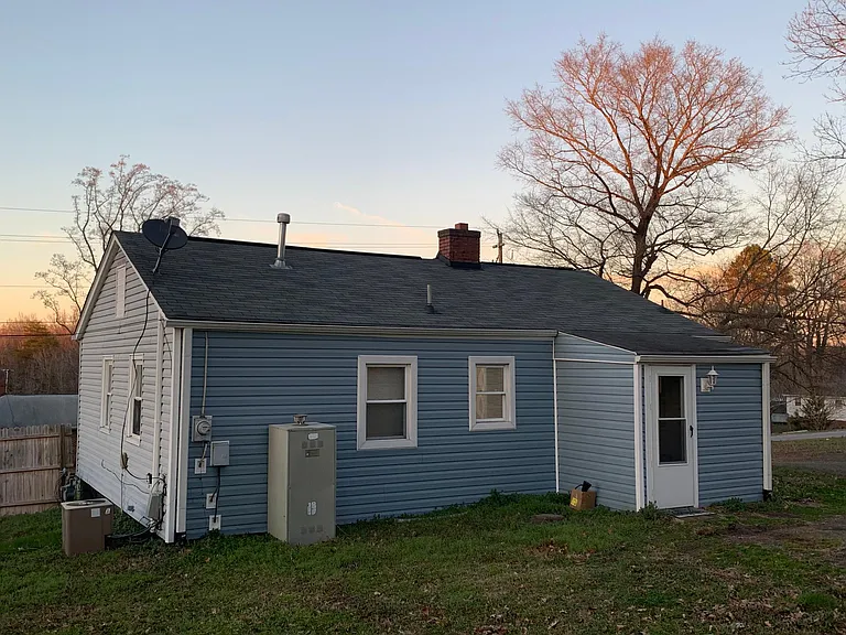 1160 S Riverview Dr — Photo 1