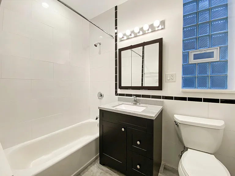 1012 W Armitage Ave #1 — Photo 23