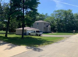 955 E Red Oak St, Addison, IL 60101