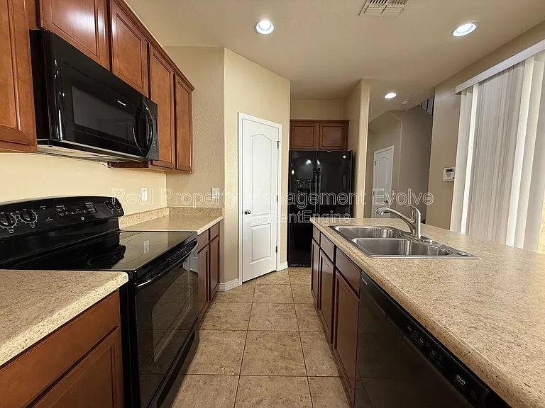 9020 W Nicolet Ave — Photo 9