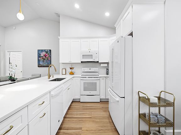 5th image of 8292 Waterline Dr APT 101
