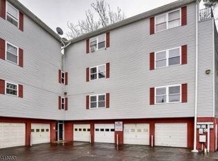 51 Smith St, Irvington Twp., NJ 07111