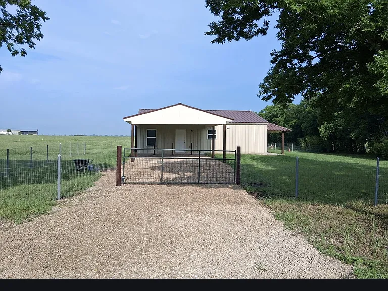 14320 Cashs Mill Rd — Photo 1