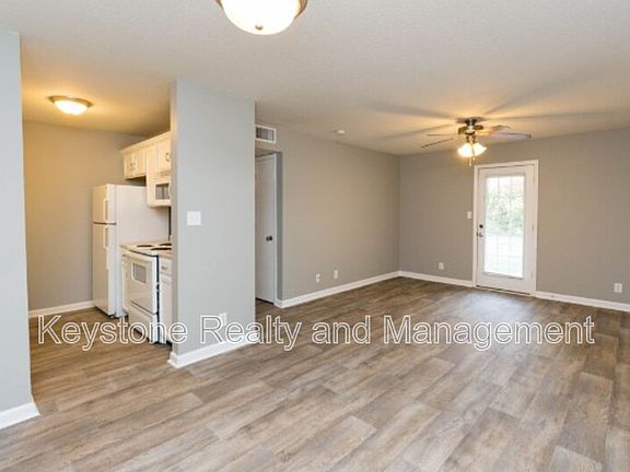 4th image of 3301-907 Royster Ln