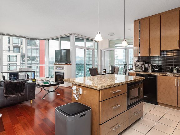 3rd image of 1189 Melville St #2201