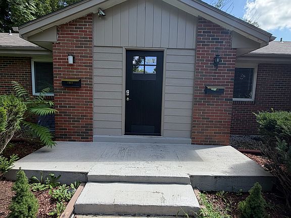 3rd image of 7909 Grandview St
