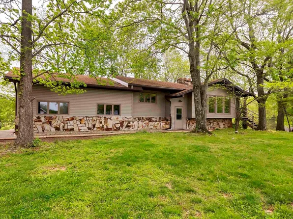 1268 Saint Vincent Ln, Marion, IL 62959