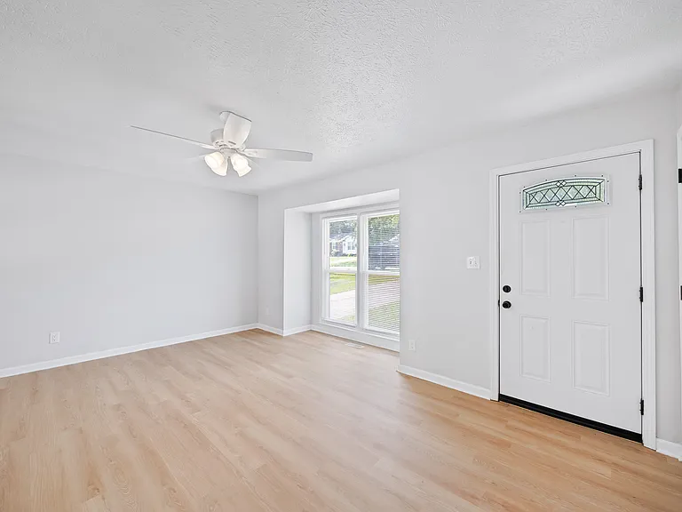 11413 Deham Dr — Photo 7