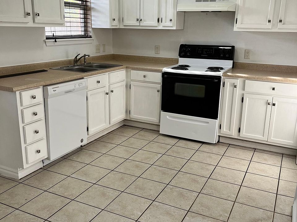 2nd image of 705 Wall Cir