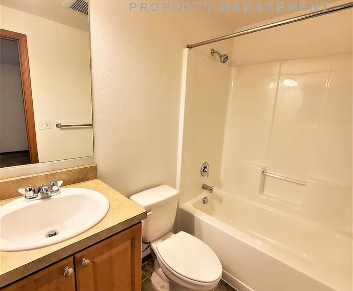 2313 Crater Lake Ave — Photo 9
