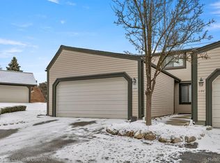 1194 Concord Ct, Northville, MI 48167