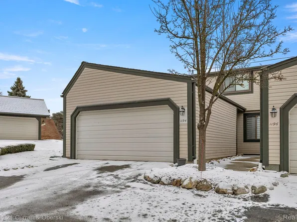 1194 Concord Ct, Northville, MI 48167