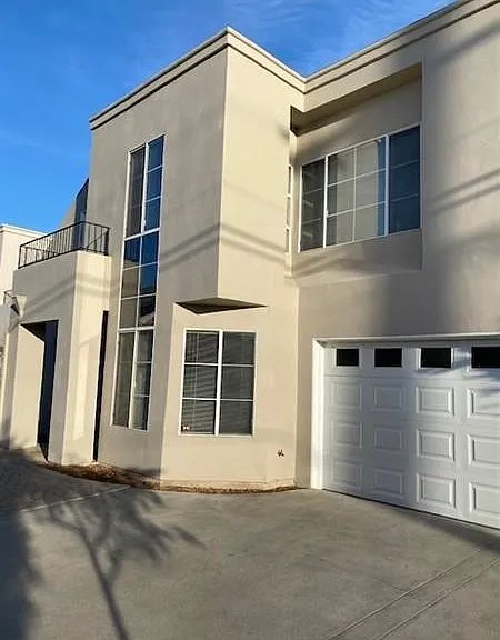 2432 De La Vina St #A — Photo 15