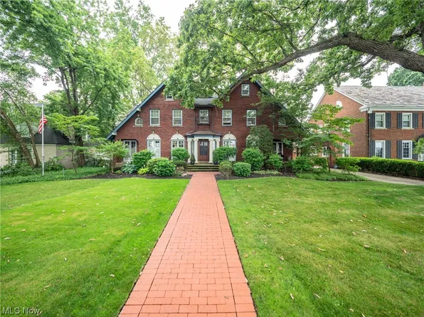 11511 Harbor View Dr, Cleveland, OH 44102