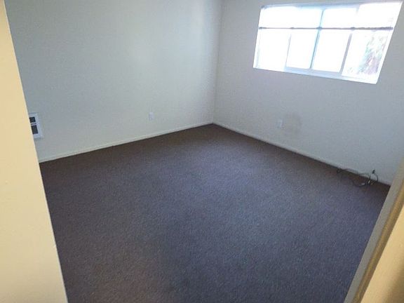 5th image of 209 Wright Ln APT 1