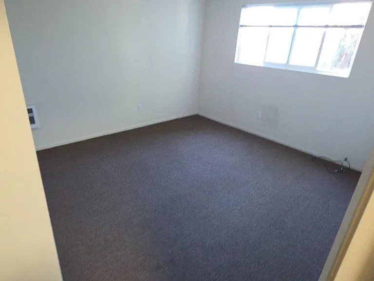 209 Wright Ln — Photo 5
