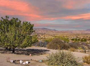 5626 Mountain View Ln, Pioneertown, CA 92268