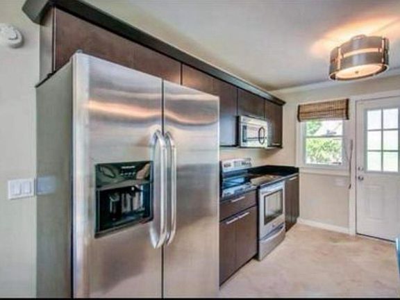 4th image of 848 Kirkwood Ave #A