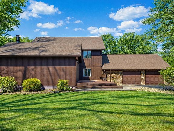 3rd image of 48 Raven Rock Dr