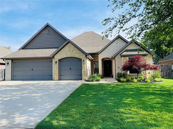 2nd image of 4413 W Meadow Oaks Dr