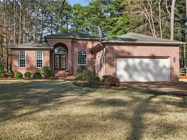 529 Piney Point Rd, Yorktown, VA 23692