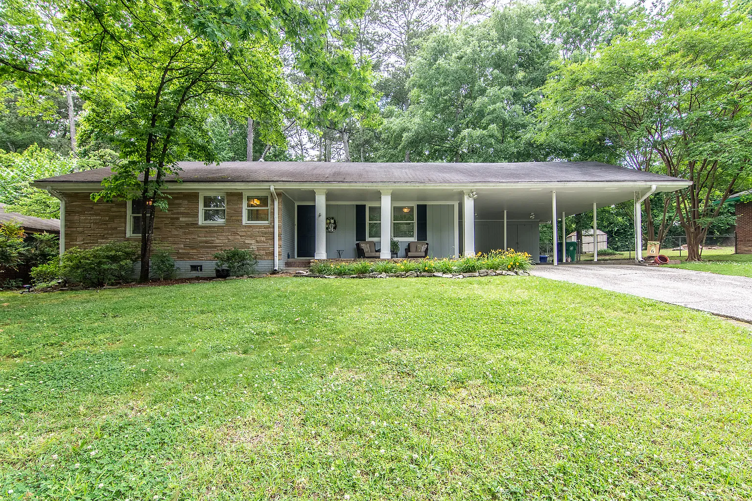 2914 Cravenridge Dr photo 1