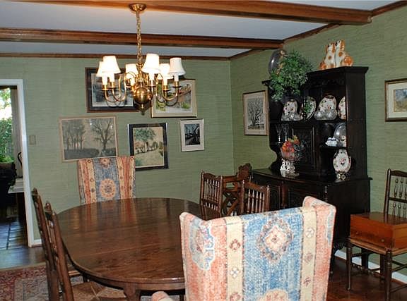 5th image of 1104 Oaklawn Dr