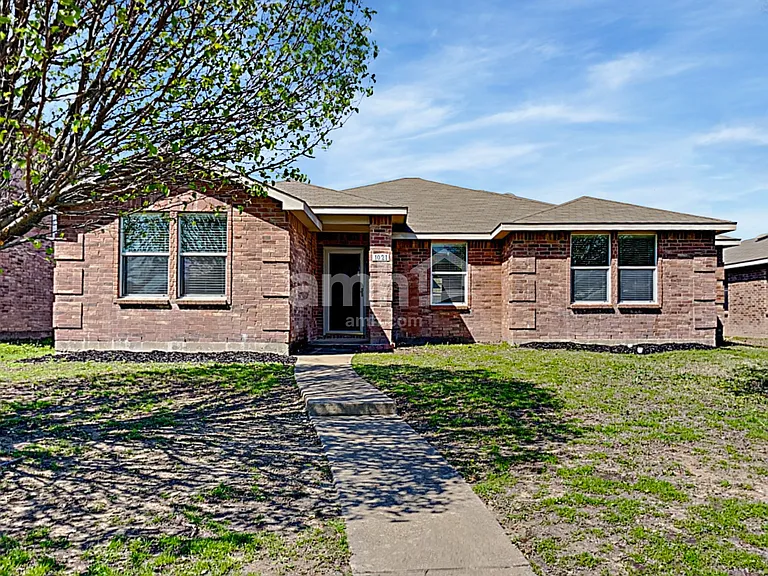 1021 Bumble Bee Dr — Photo 1