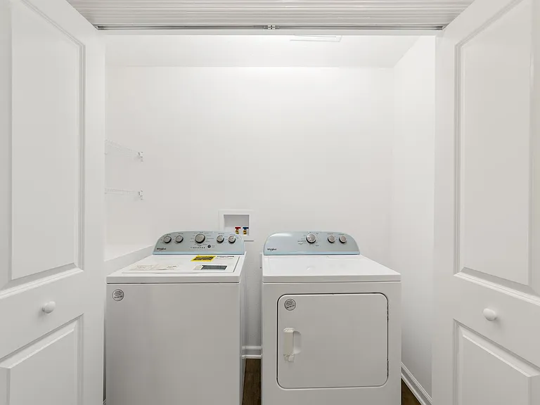 4323 Archer Ave — Photo 8