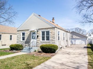 2350 S 83rd St, West Allis, WI 53219