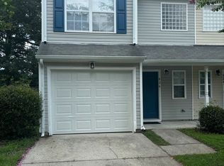 826 Admissions Ct, Virginia Beach, VA 23462