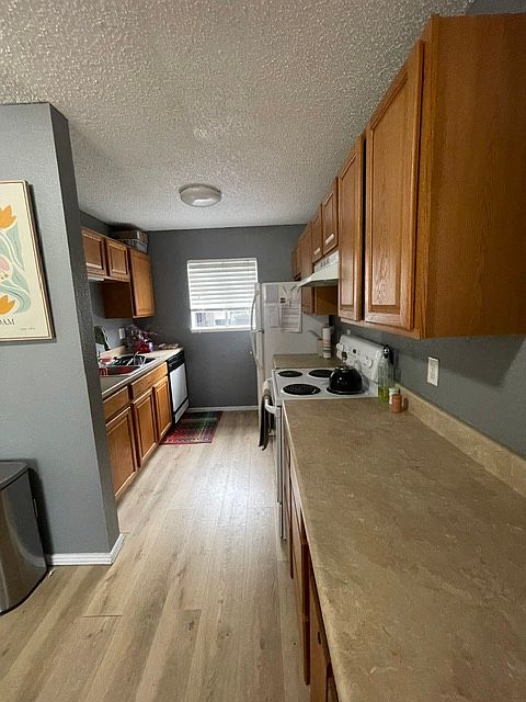 2nd image of 3146 Lakeside Dr