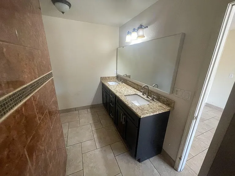 97 E Huntington Dr — Photo 8