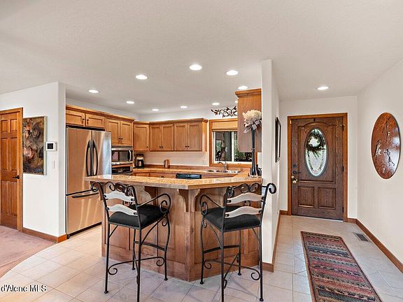 5th image of 171 Stewart Dr