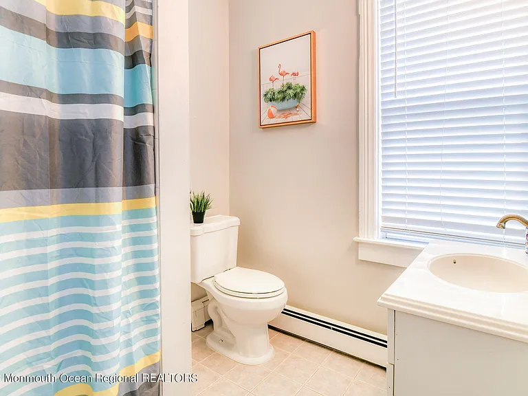 18 Abbott Ave #MAIN HOUSE — Photo 22