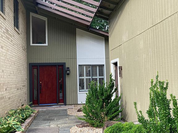 2nd image of 10502 Indigo Ln