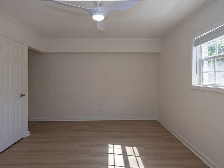 1100 Park Ln #202 — Photo 13