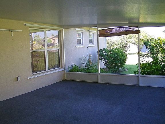 Huge Screened Lanai