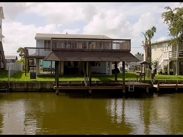 16 Dolphin St, Bayou Vista, TX 77563