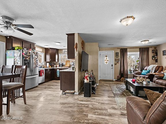 5th image of 29658 Leonard Rd